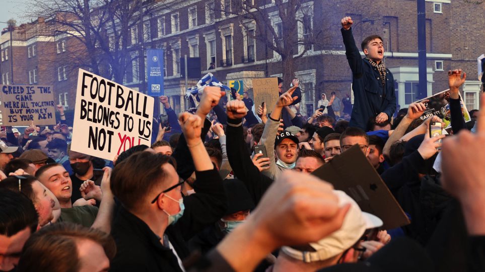 Η στάση των φιλάθλων και των εθνικών πρωταθλημάτων 
