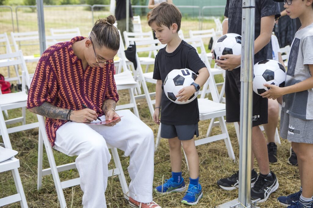 Novibet Tsimikas 27.06 Press 4